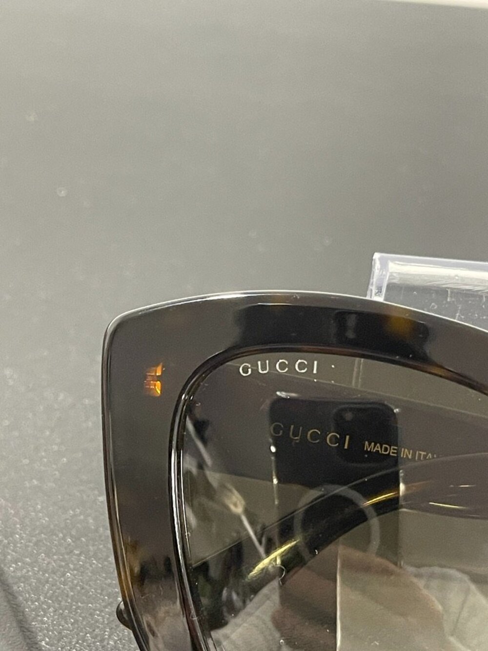 Gucci Tortoise Sunglasses (JB1453) - Picture 2 of 7
